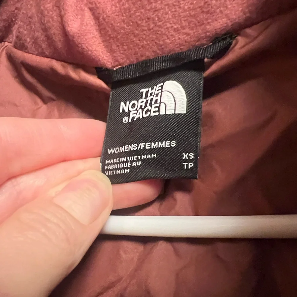 The North Face- Women's Metropolis Coat - Picture 9 of 13